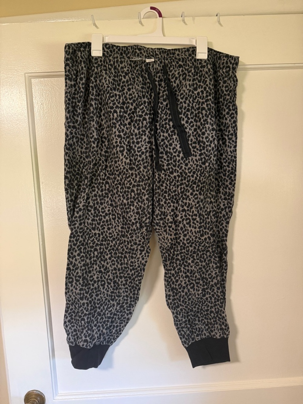 Old Navy Black and Gray Leopard Print Pajama Joggers